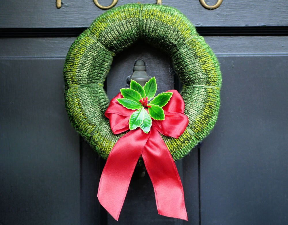 Knitted wreath