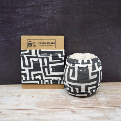 cat yarn sleeve or yarn holder
