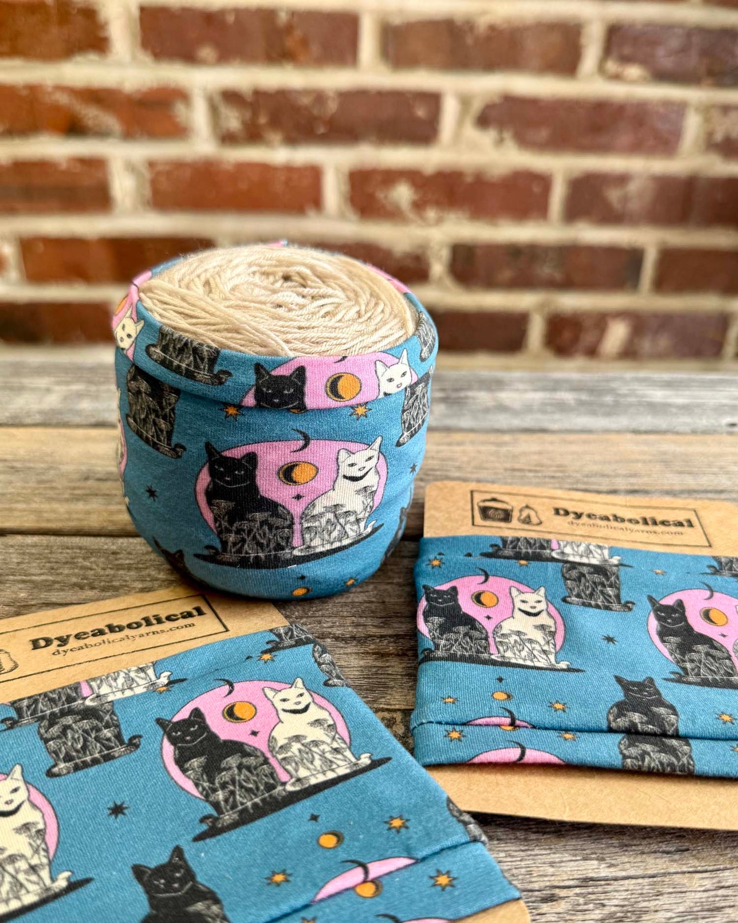 Yarn Sleeve - Carpe Noctem Cats