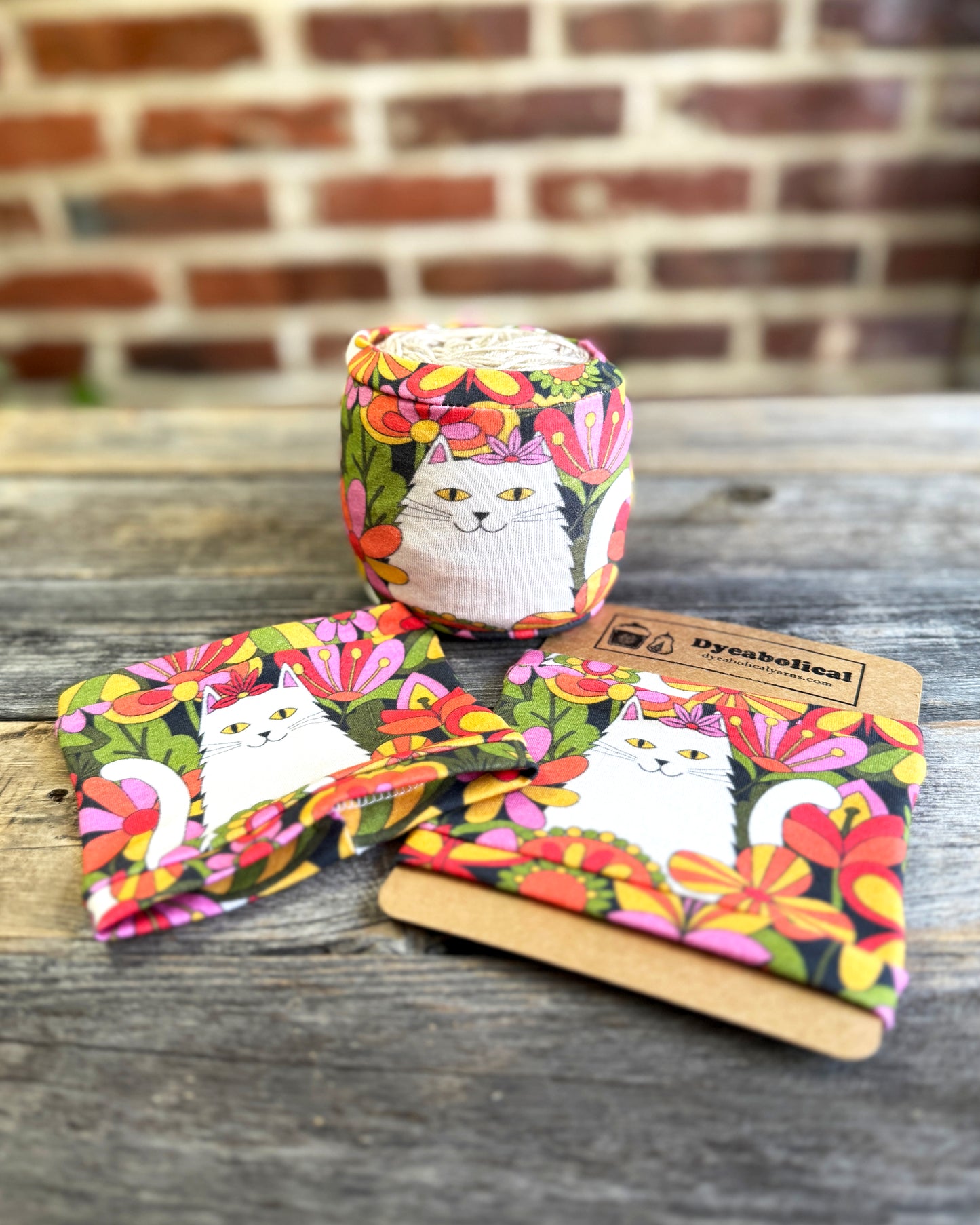 Yarn Sleeve - Retro Cat